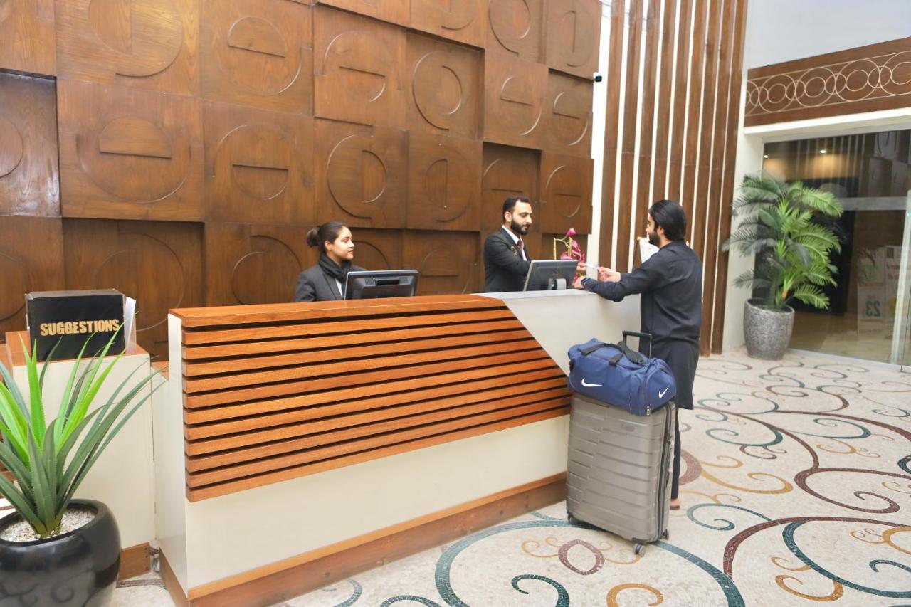 Hotel Circle Club Faisalabad Extérieur photo