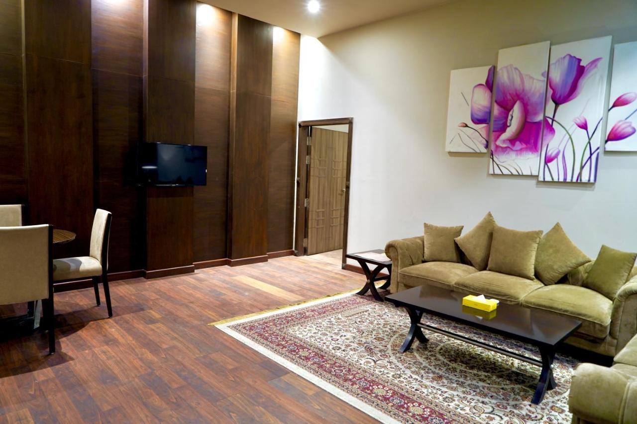 Hotel Circle Club Faisalabad Extérieur photo