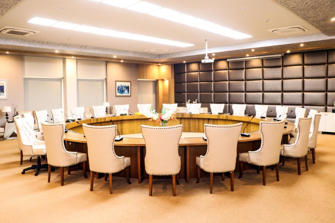 Hotel Circle Club Faisalabad Extérieur photo