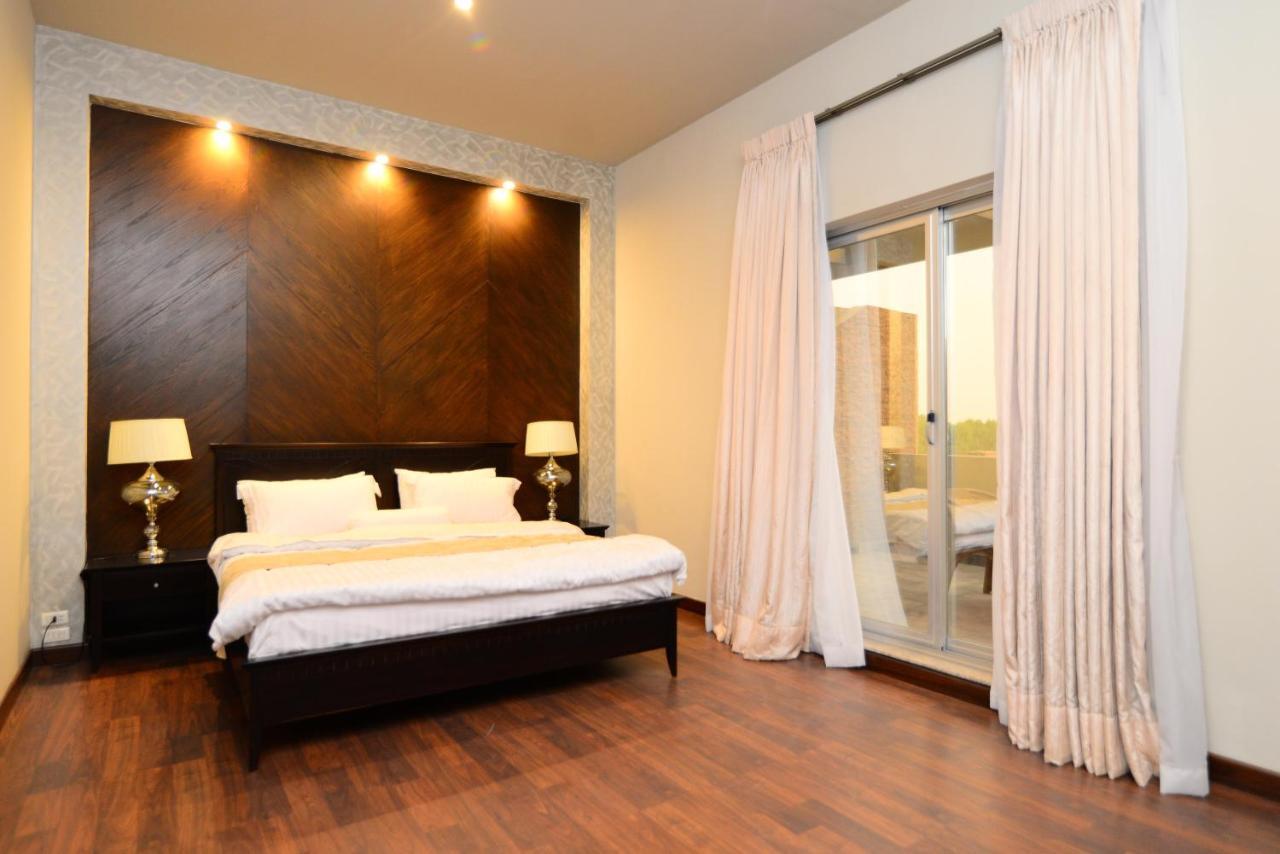 Hotel Circle Club Faisalabad Extérieur photo