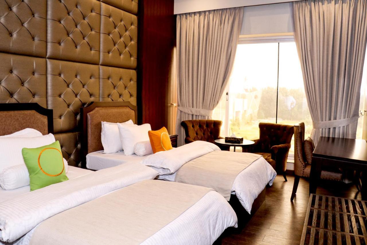 Hotel Circle Club Faisalabad Extérieur photo